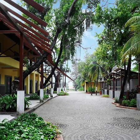 Shanti Resorts Valsad 외부 사진