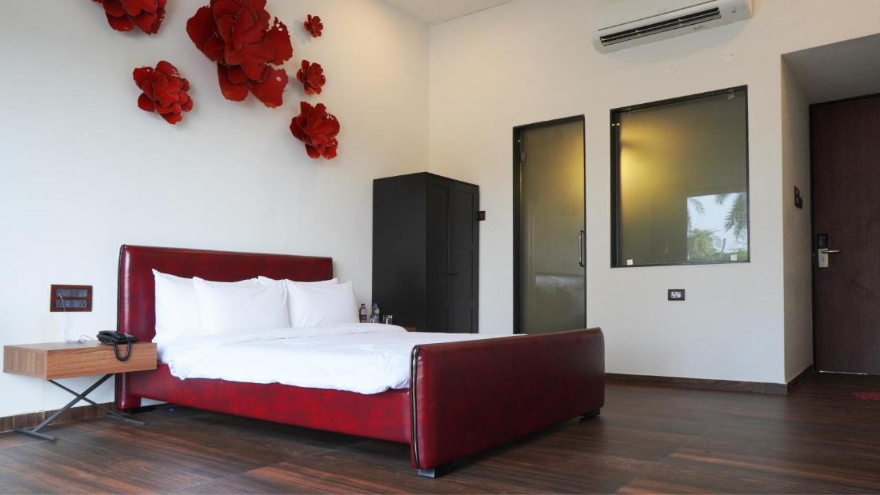 Shanti Resorts Valsad 외부 사진